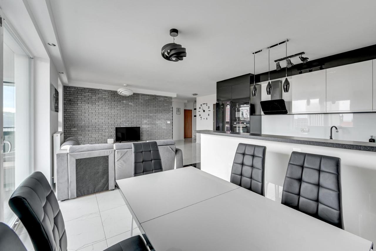 Grand Apartments - Luxury Apartment On The 11Th Floor With A View Of The Old Town Gdansk Bagian luar foto